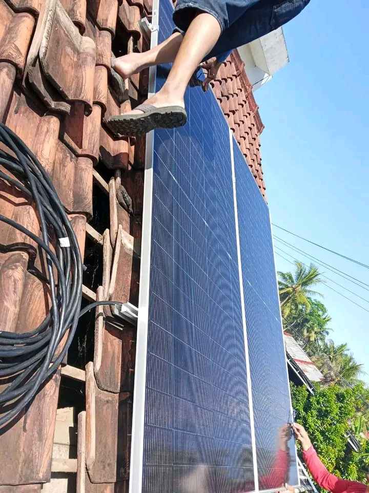 Panel Surya Skala Rumah Tangga